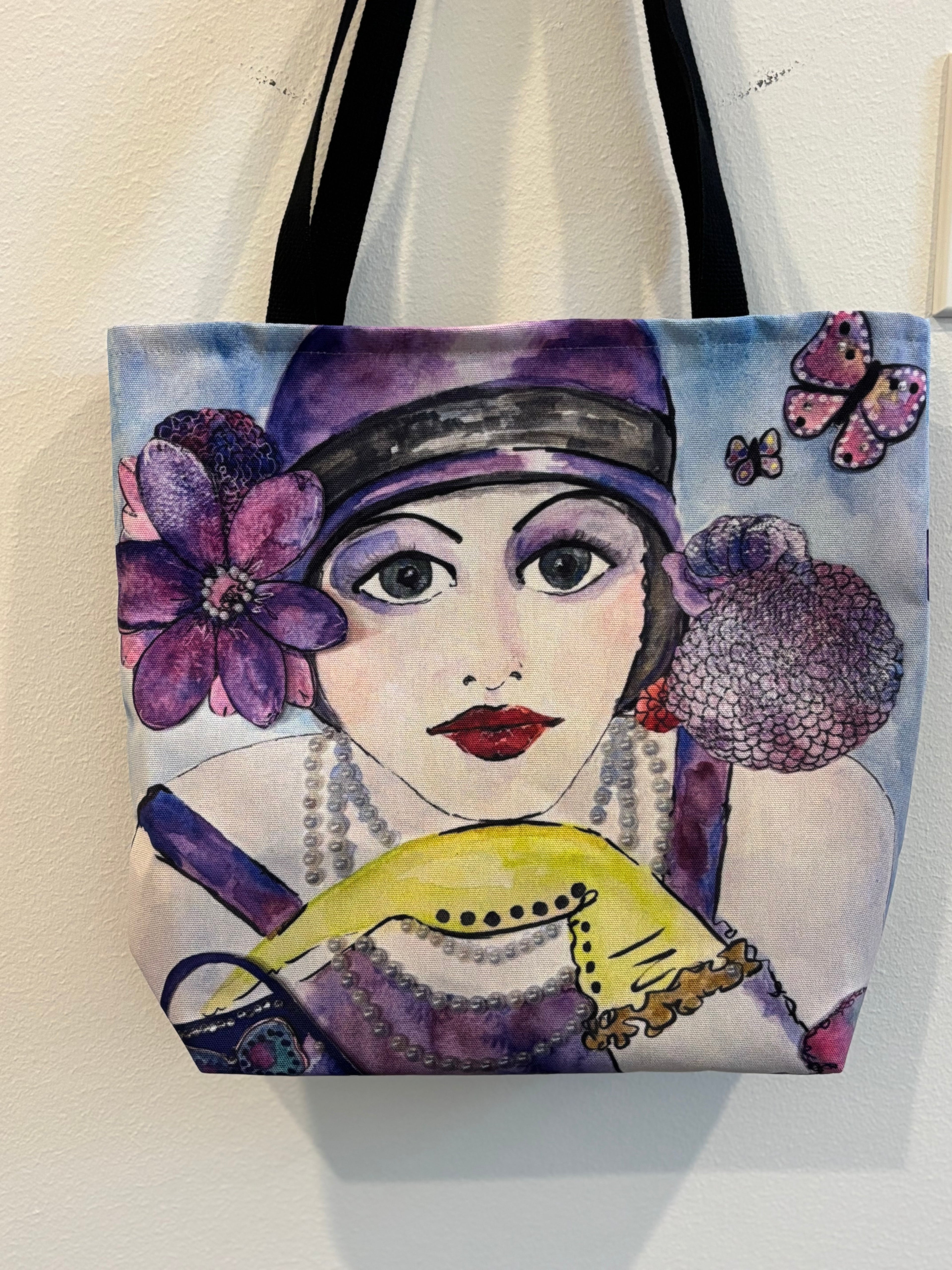 PEARLS AND POISE TOTE